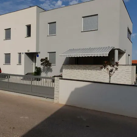 Appartement Lana I Ana Vir